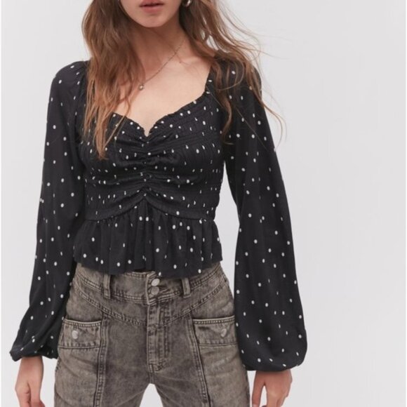 🖤Urban Outfitters Polka Dot Smocked Cropped Top – Size S - Picture 1 of 4